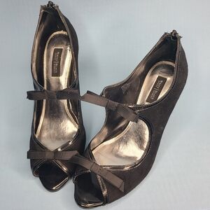 Y2K Bow Peep Toe Heels White House Black Market Arianna Black Pumps Size 8